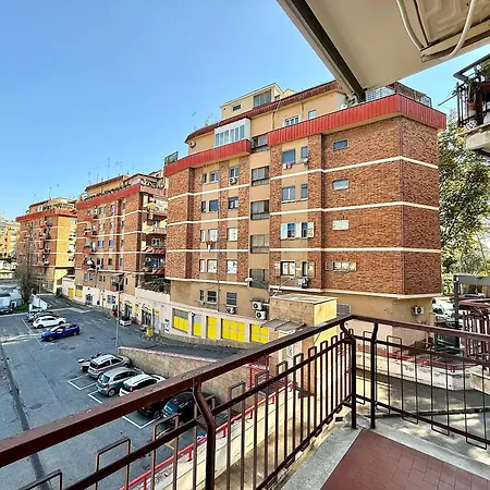 Lungotevere Cozy Nest Lägenhet